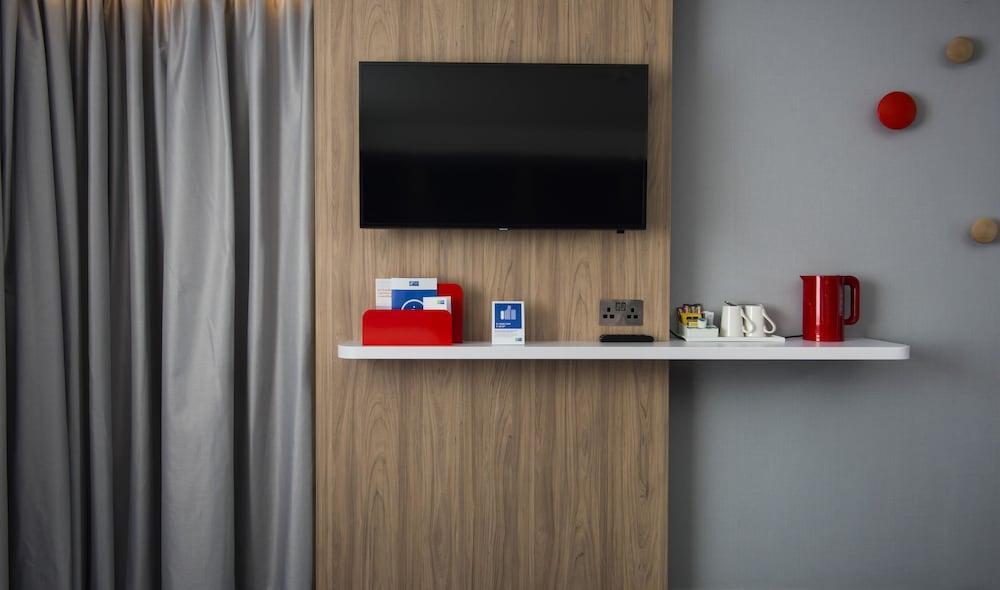 Holiday Inn Express Milton Keynes By Ihg Exteriör bild
