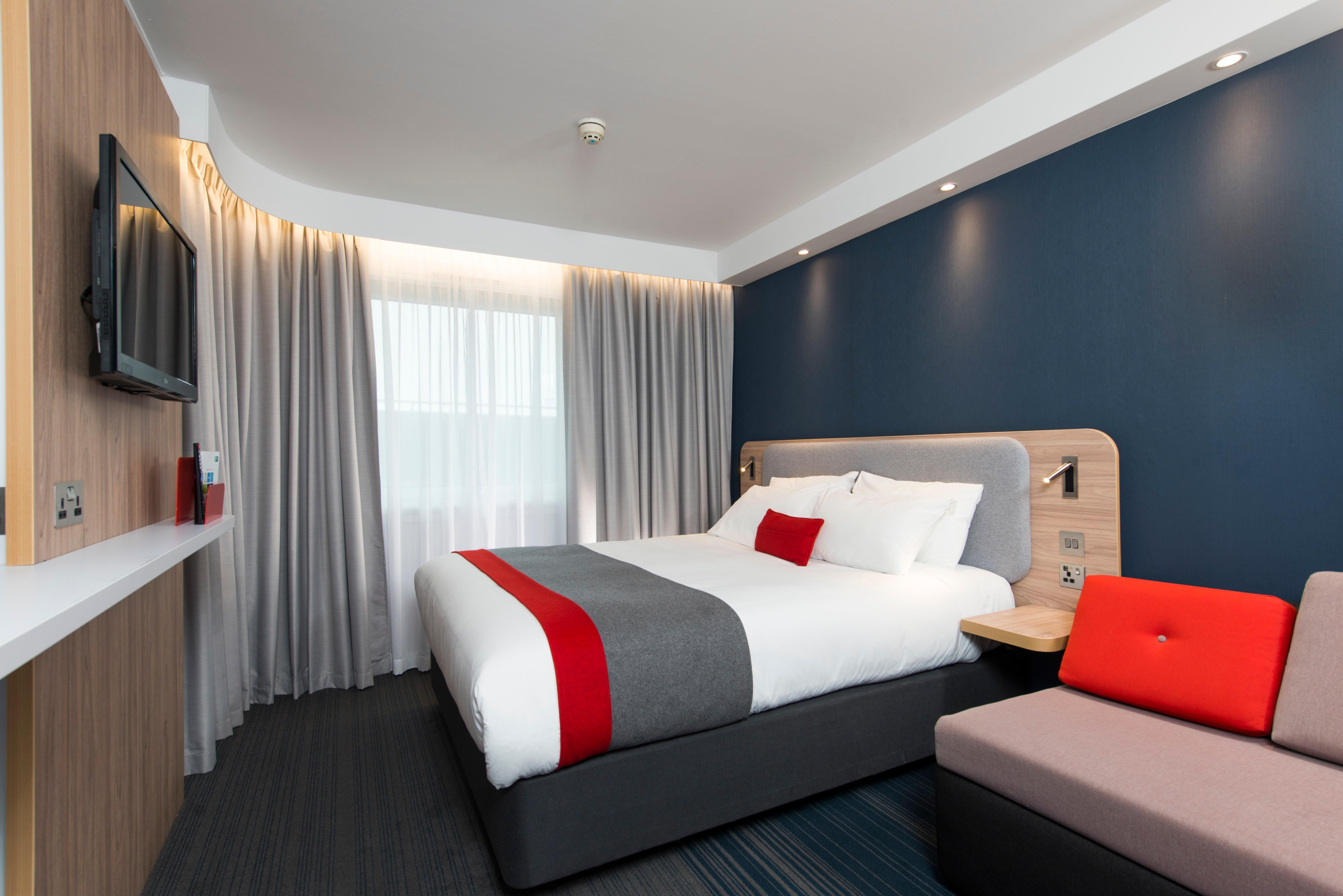 Holiday Inn Express Milton Keynes By Ihg Exteriör bild