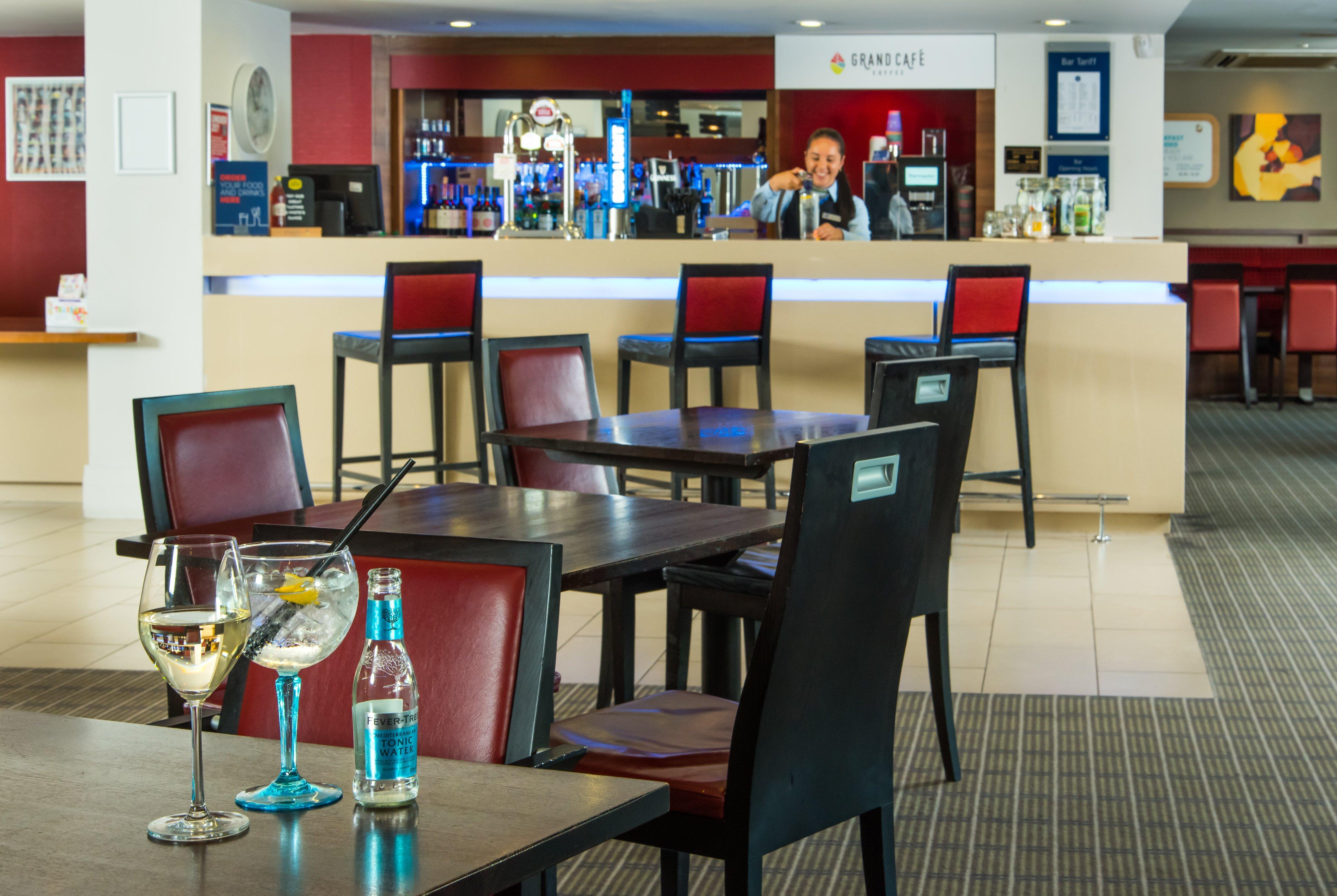 Holiday Inn Express Milton Keynes By Ihg Exteriör bild