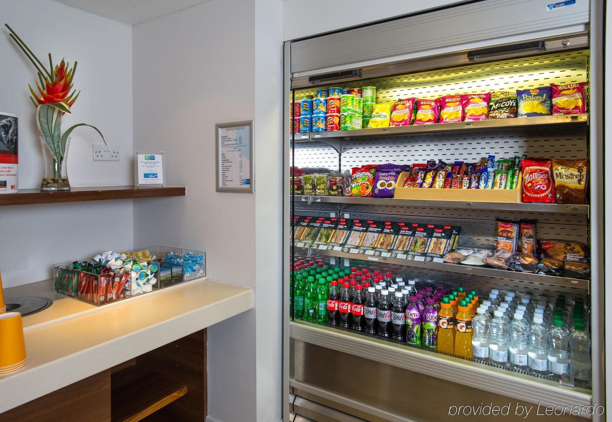 Holiday Inn Express Milton Keynes By Ihg Exteriör bild