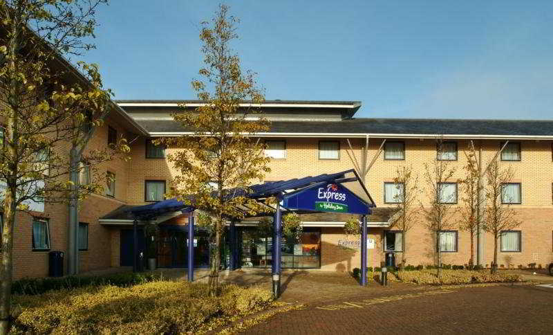 Holiday Inn Express Milton Keynes By Ihg Exteriör bild