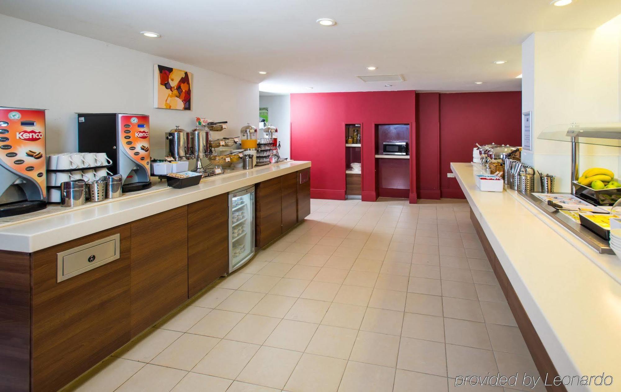 Holiday Inn Express Milton Keynes By Ihg Exteriör bild
