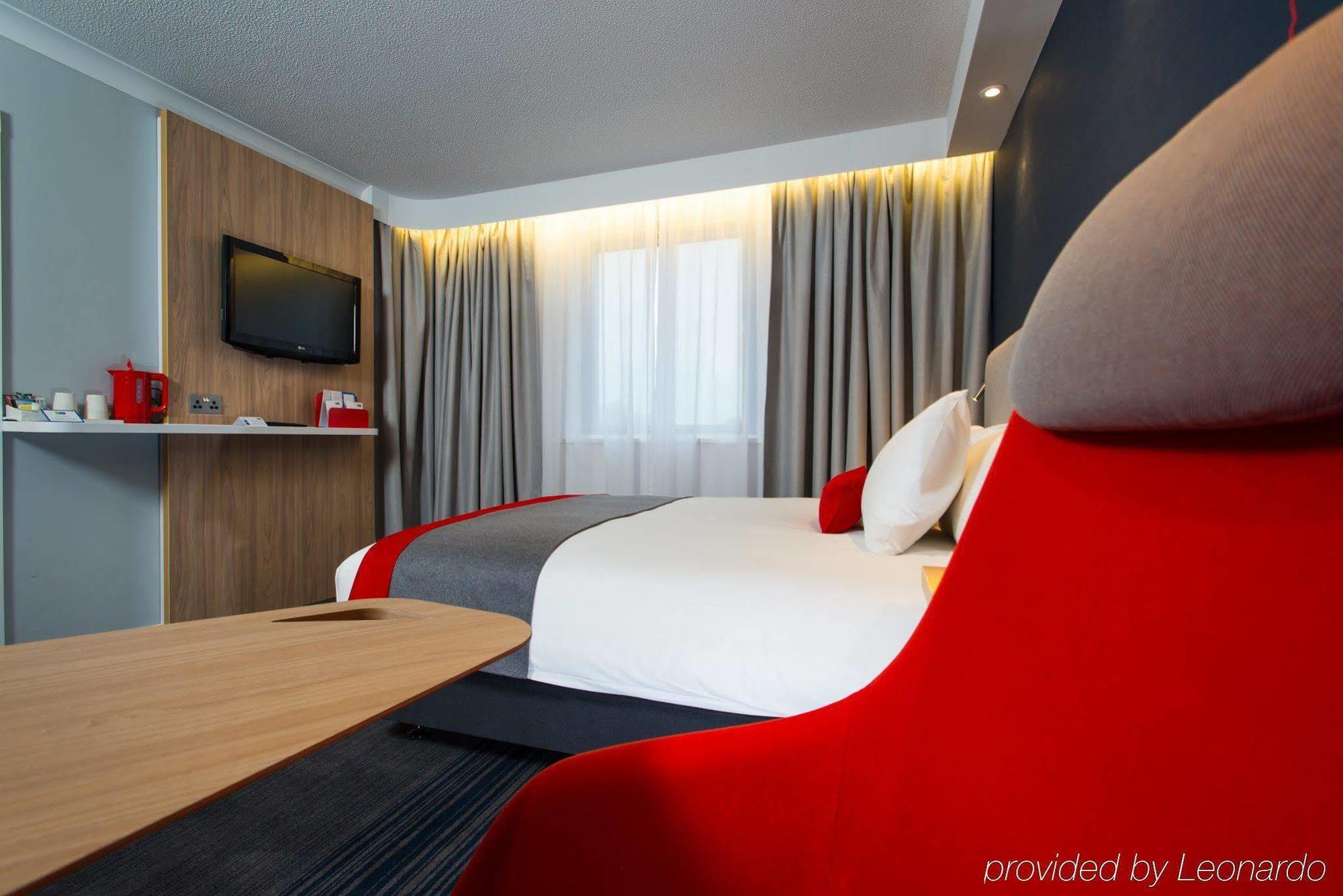 Holiday Inn Express Milton Keynes By Ihg Exteriör bild
