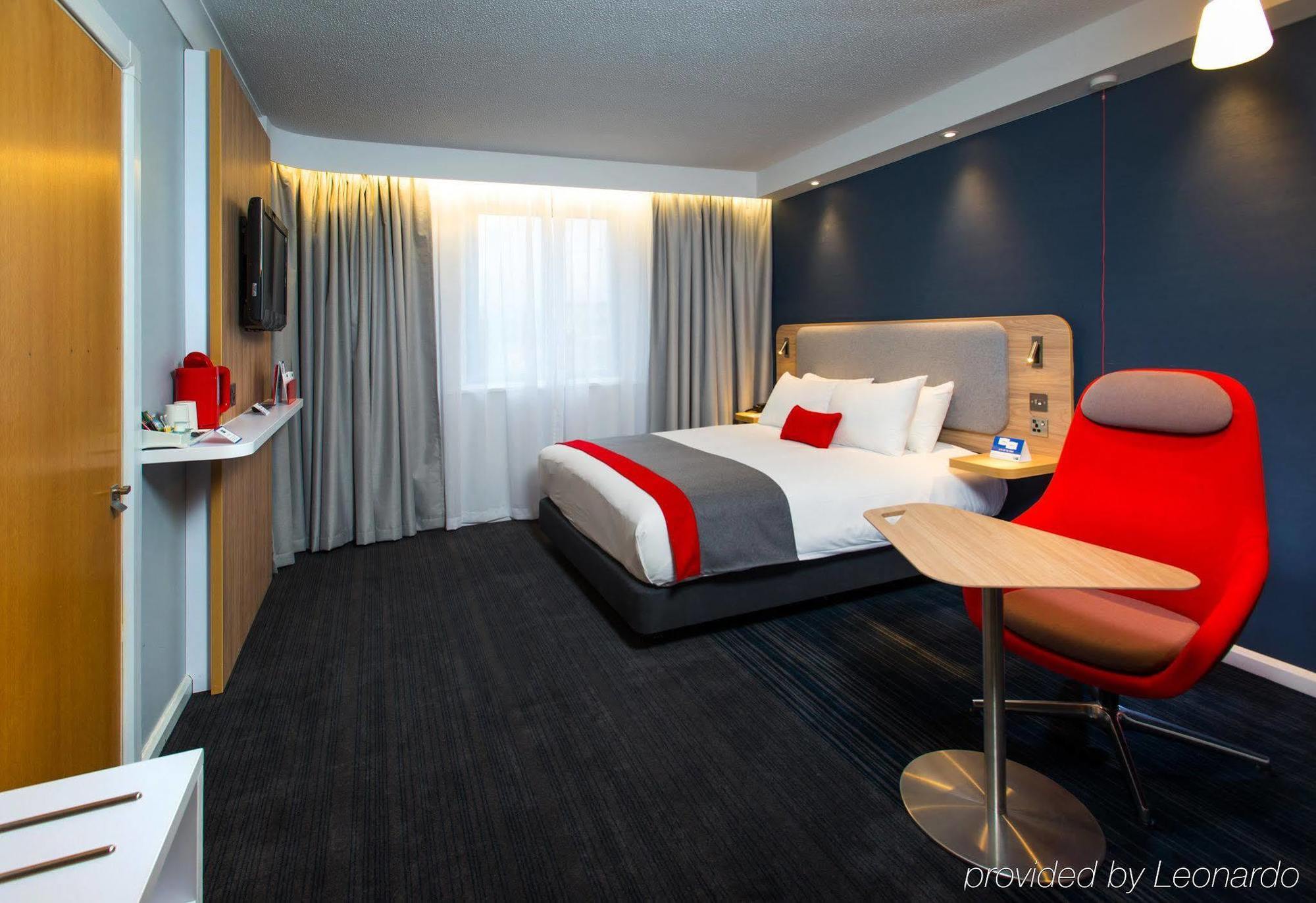 Holiday Inn Express Milton Keynes By Ihg Exteriör bild
