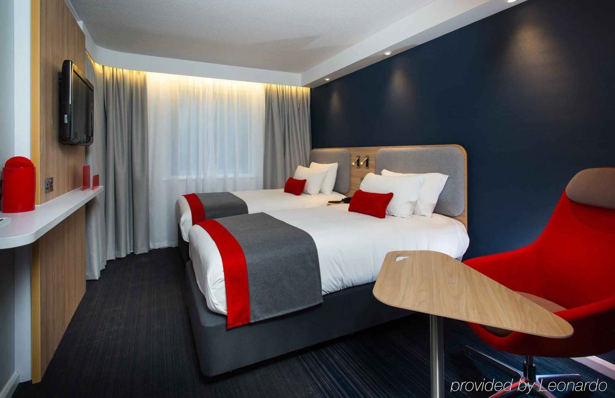 Holiday Inn Express Milton Keynes By Ihg Exteriör bild