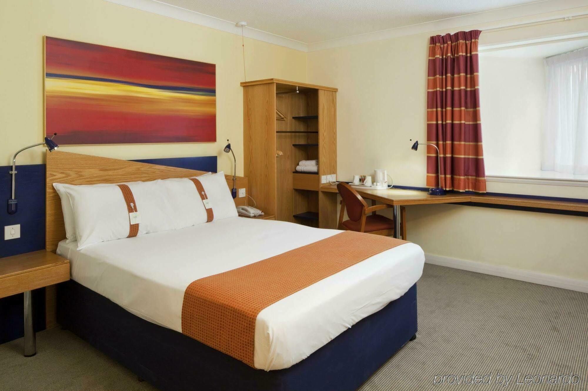Holiday Inn Express Milton Keynes By Ihg Exteriör bild