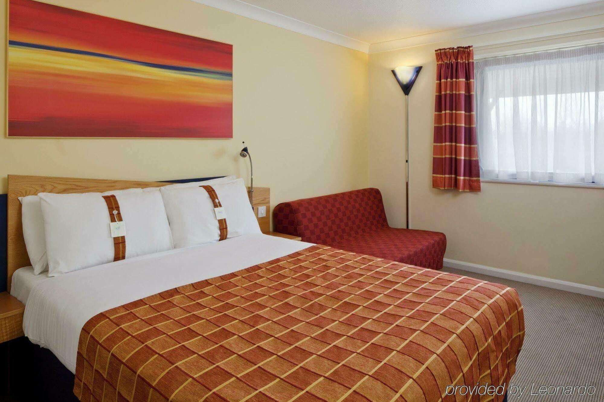 Holiday Inn Express Milton Keynes By Ihg Exteriör bild