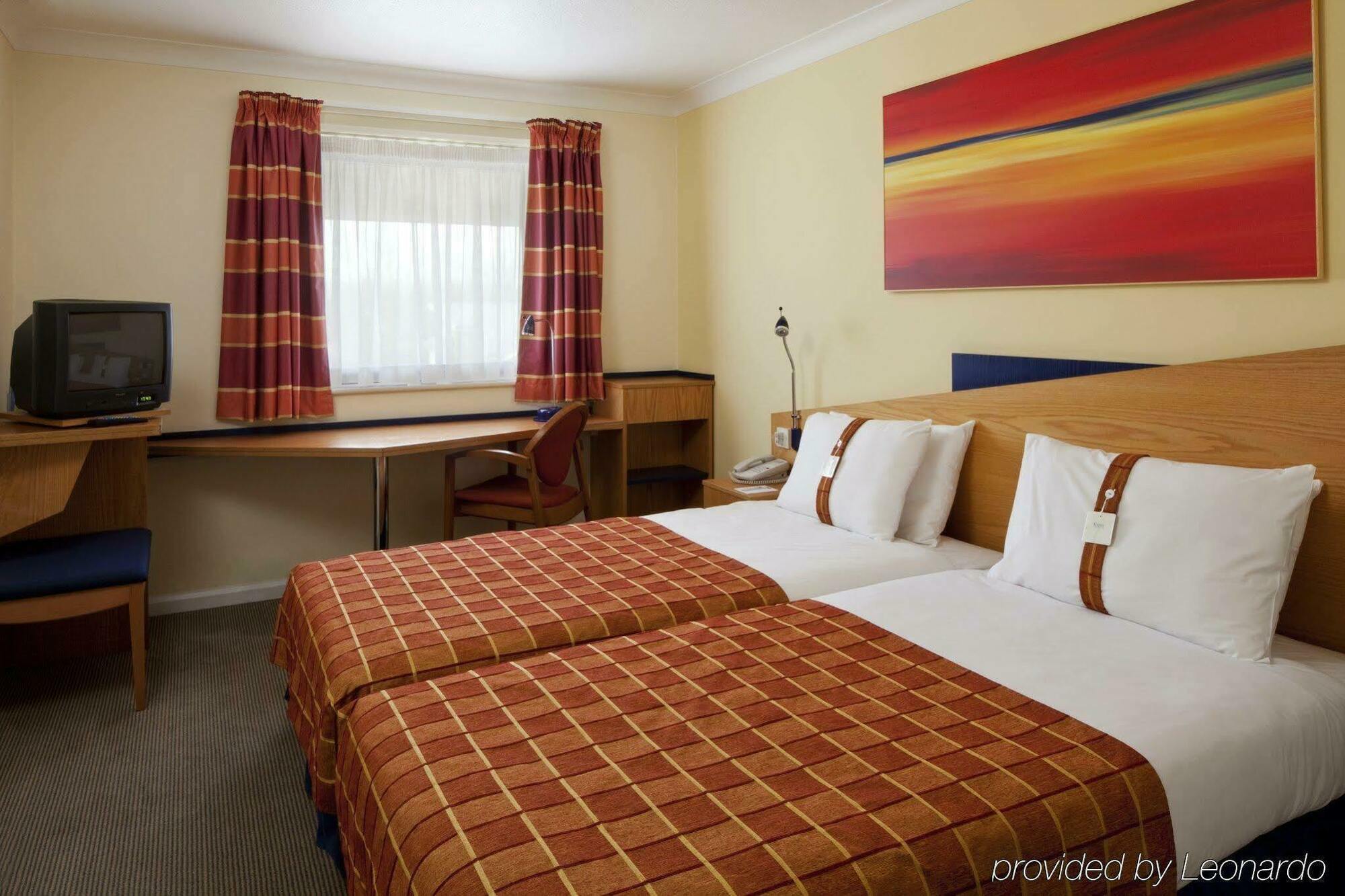 Holiday Inn Express Milton Keynes By Ihg Exteriör bild