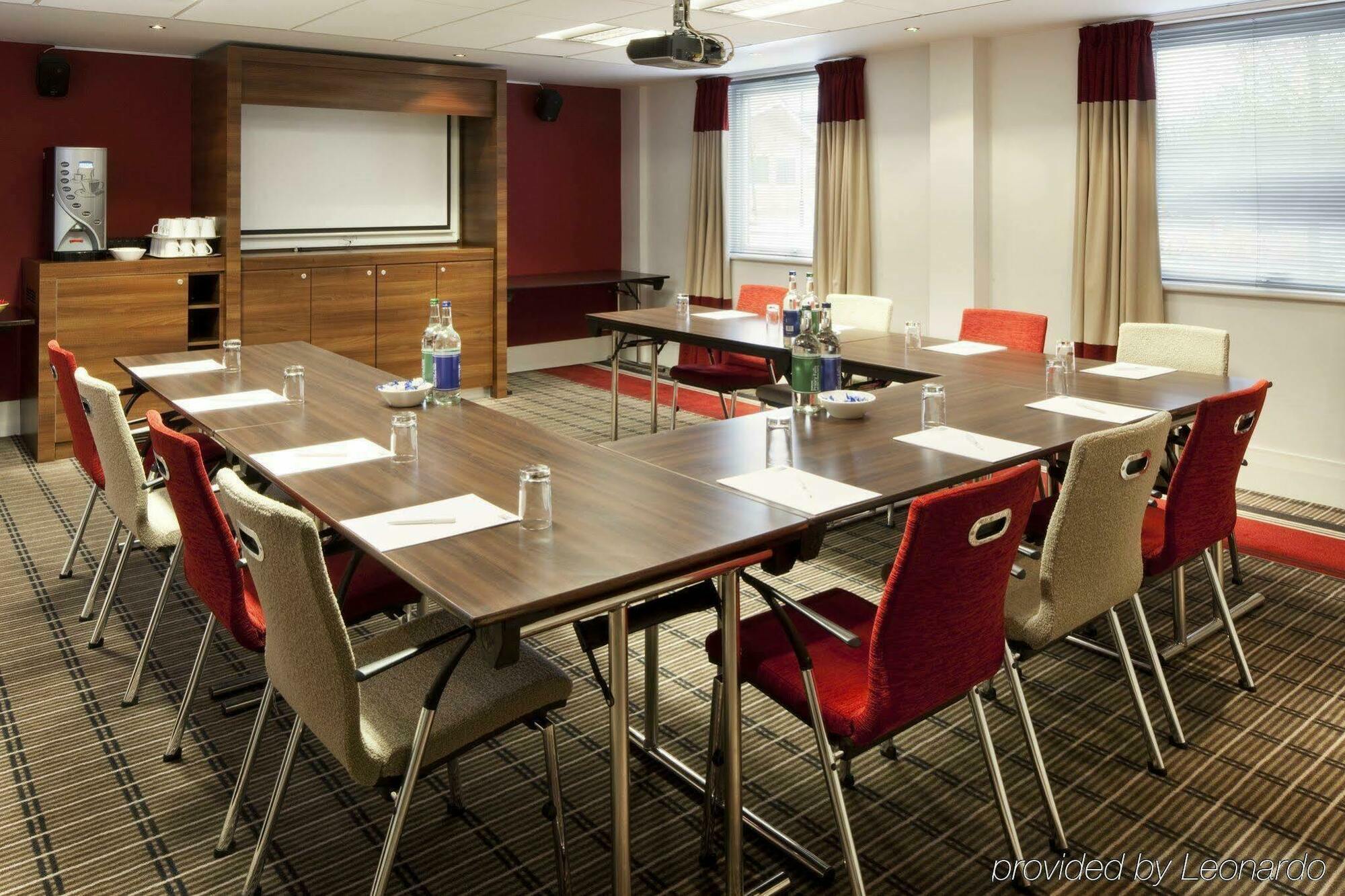 Holiday Inn Express Milton Keynes By Ihg Bekvämligheter bild